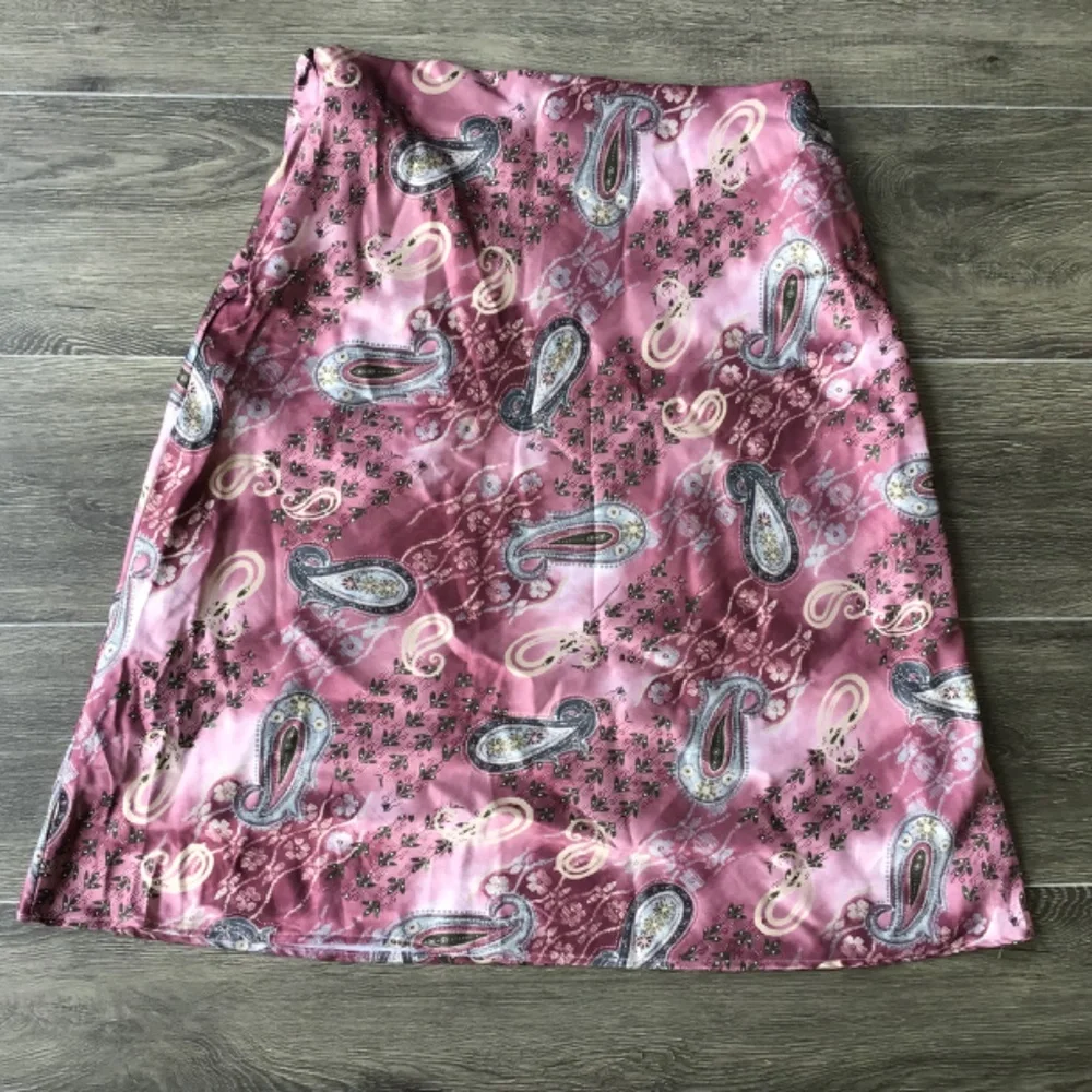 Rikki J New York Women’s Pink Paisley Lined A-Line Skirt Size 8 - Picture 2 of 8